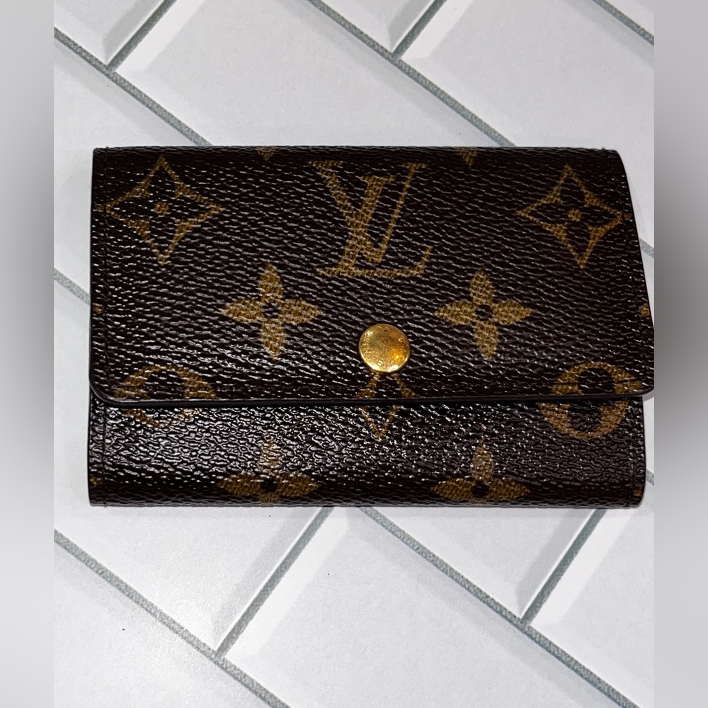 Louis Vuitton Monogram Multicle 6 Hook Key Case
